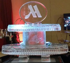 Two Tier Tray with Snowfilled M Logo Topper, oval, detailed