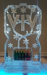 Ice Matters - Double pour drink luge with snowfilled initials and snowflakes