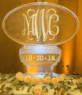 Oval Monogram with date in base - Monogram provided by couple