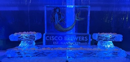 Cisco Brewers laminated and snowfilled logo, horizontal, on 80 inch base tray with raised side trays