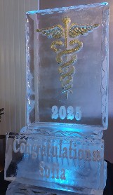 ice matters - gold gliiter symbol with snowfilled year and snowfilled plaque