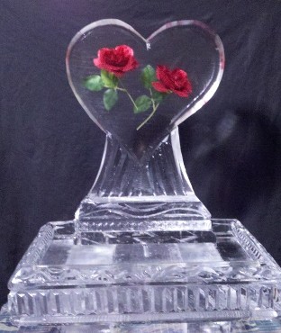 Small Heart with Roses on Back of 20 Inch Tray