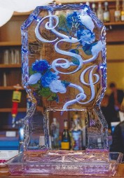 Single Pour Drink Luge with Silks in block and snowfilled initials