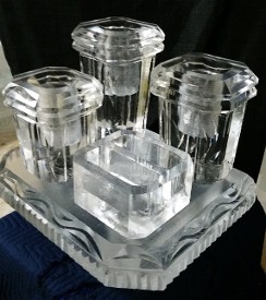 x3 Bottle holders and holder for fruit on base